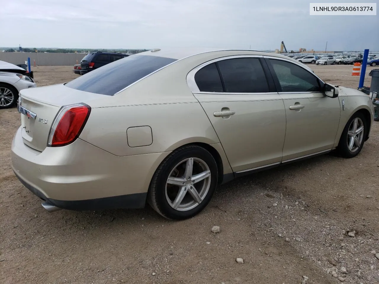 1LNHL9DR3AG613774 2010 Lincoln Mks