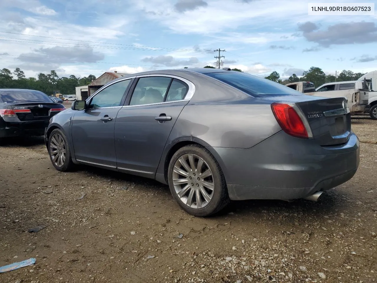 1LNHL9DR1BG607523 2011 Lincoln Mks