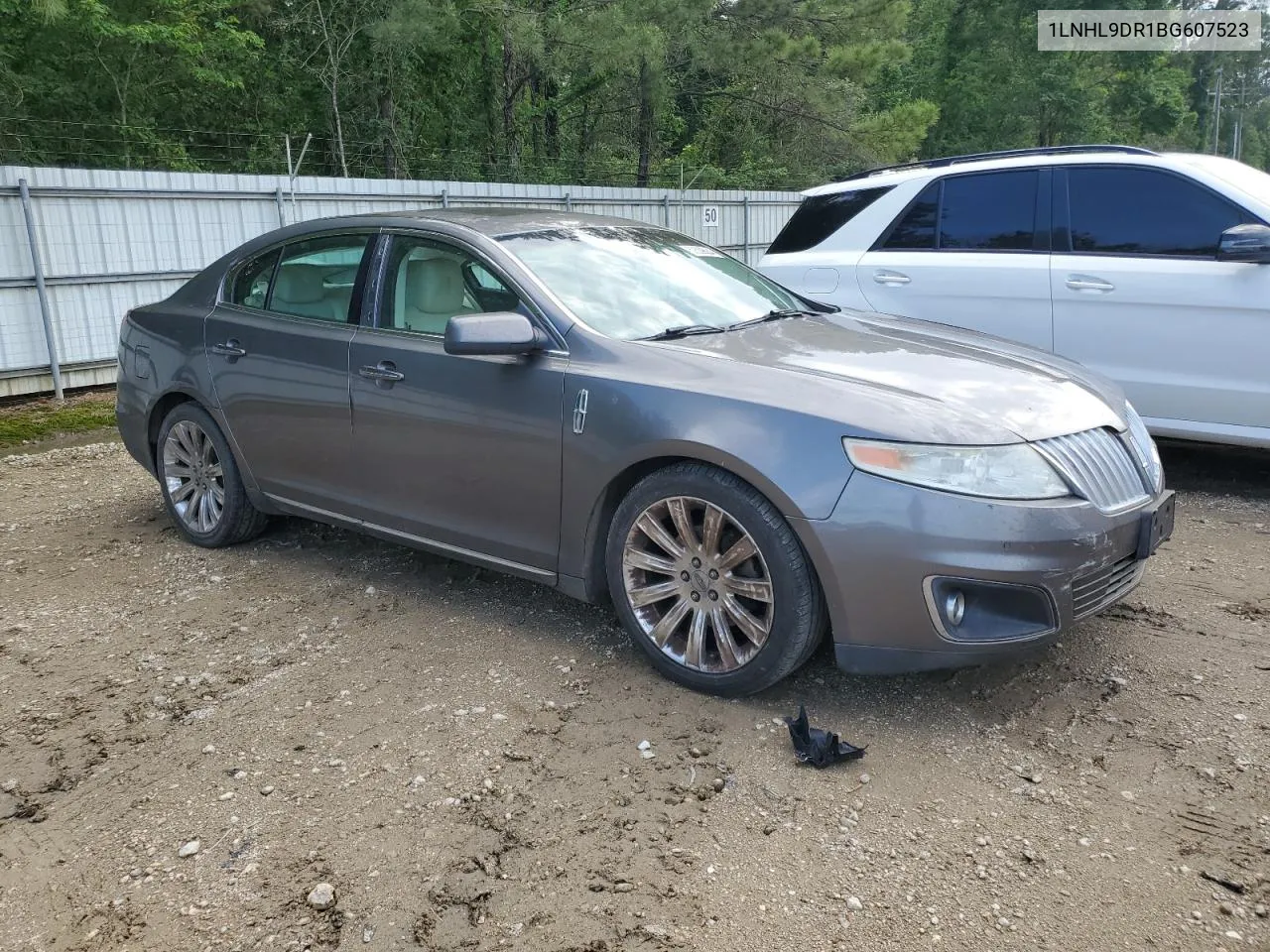 1LNHL9DR1BG607523 2011 Lincoln Mks