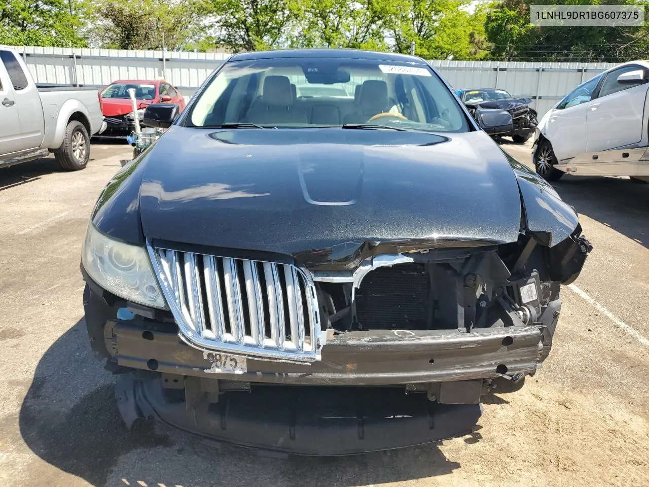 1LNHL9DR1BG607375 2011 Lincoln Mks