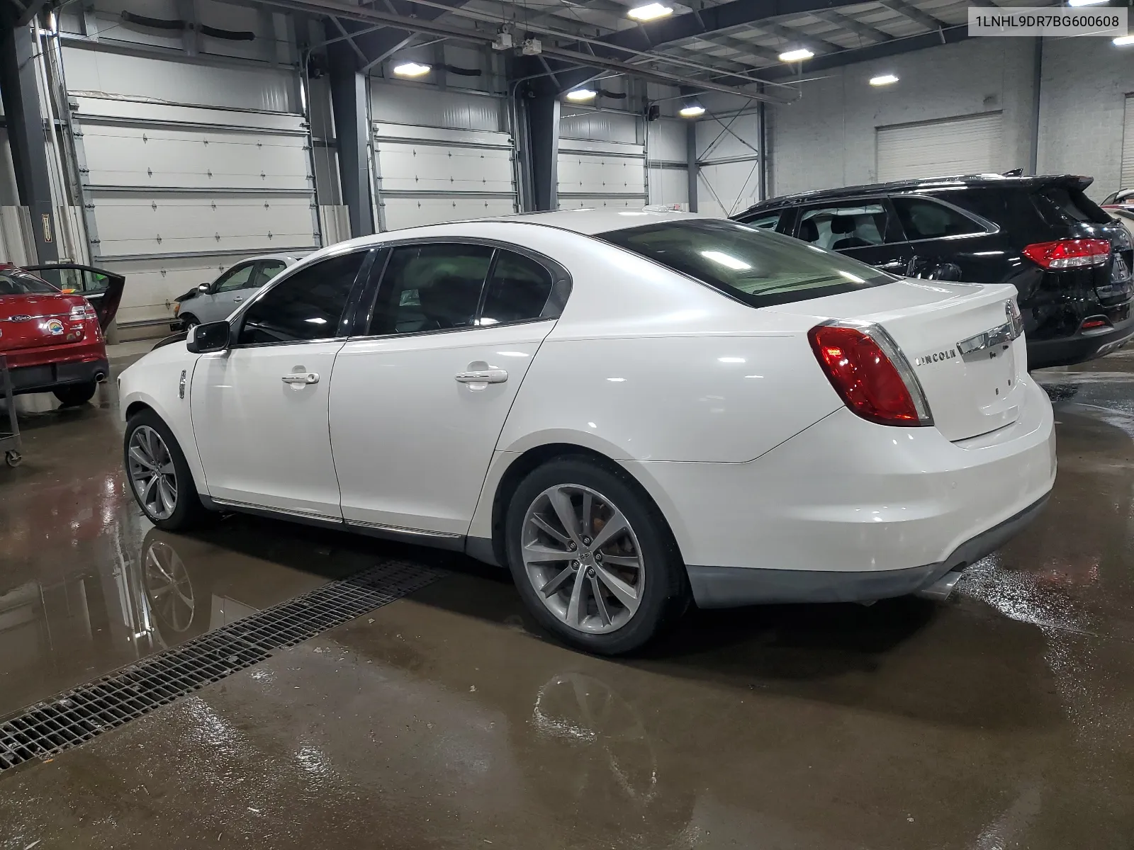 1LNHL9DR7BG600608 2011 Lincoln Mks