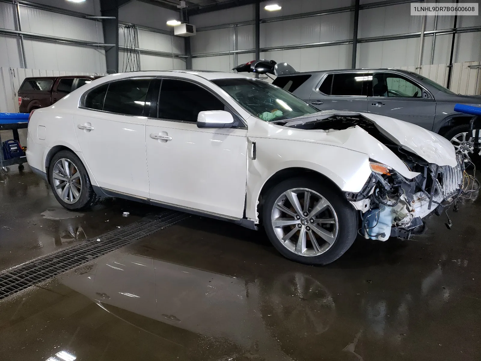 1LNHL9DR7BG600608 2011 Lincoln Mks