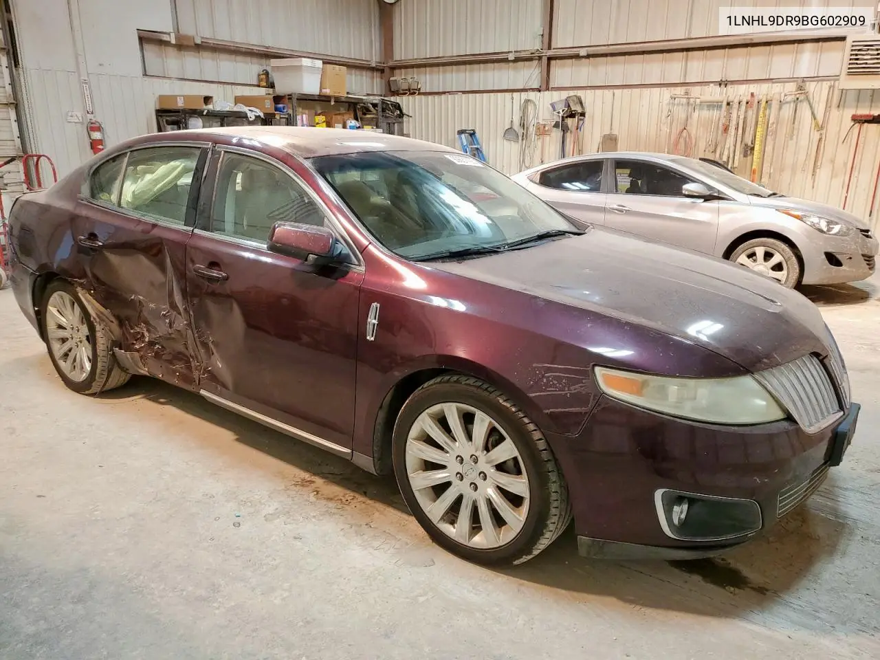 1LNHL9DR9BG602909 2011 Lincoln Mks