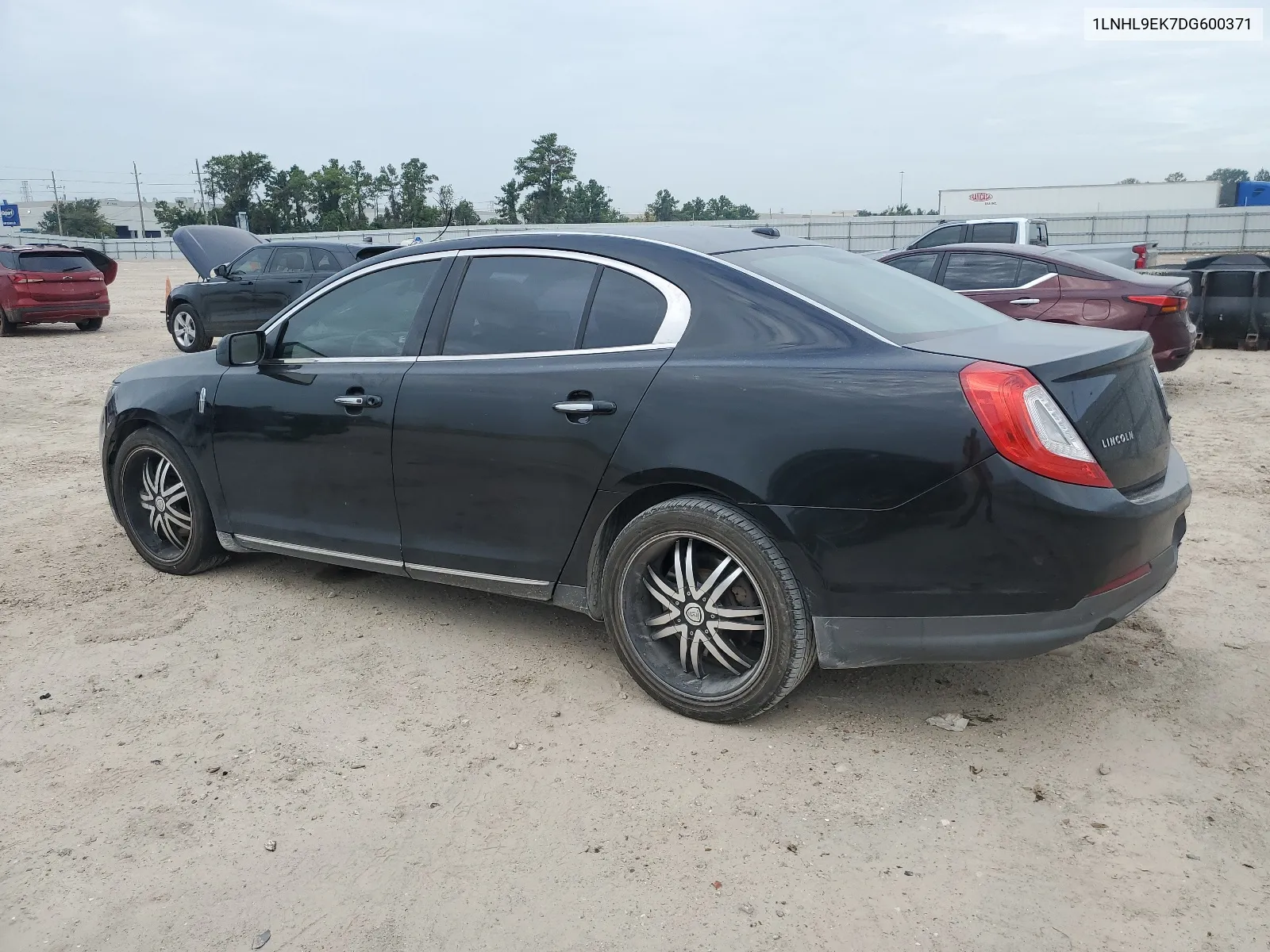 1LNHL9EK7DG600371 2013 Lincoln Mks