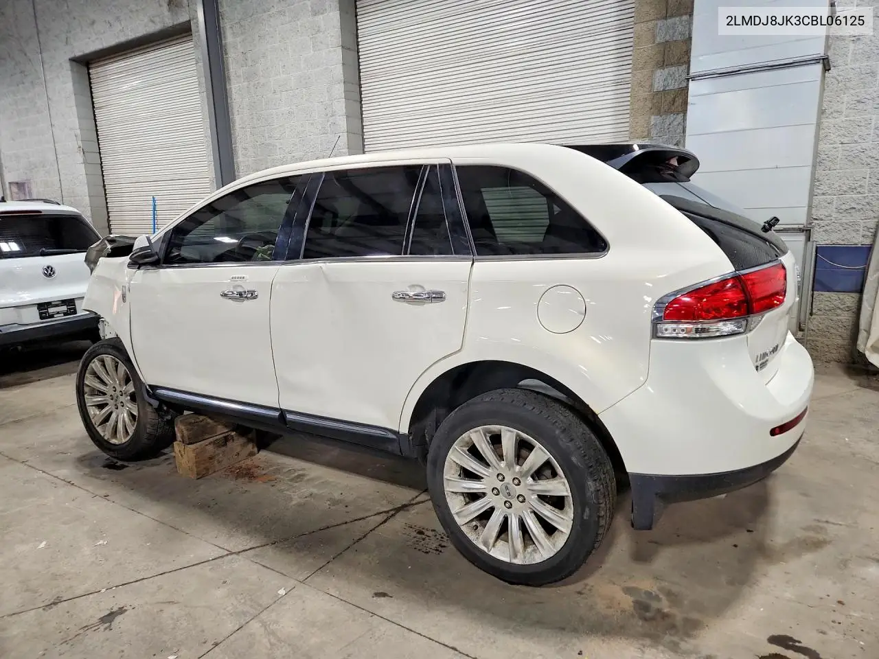 2LMDJ8JK3CBL06125 2012 Lincoln Townhouse Mkx