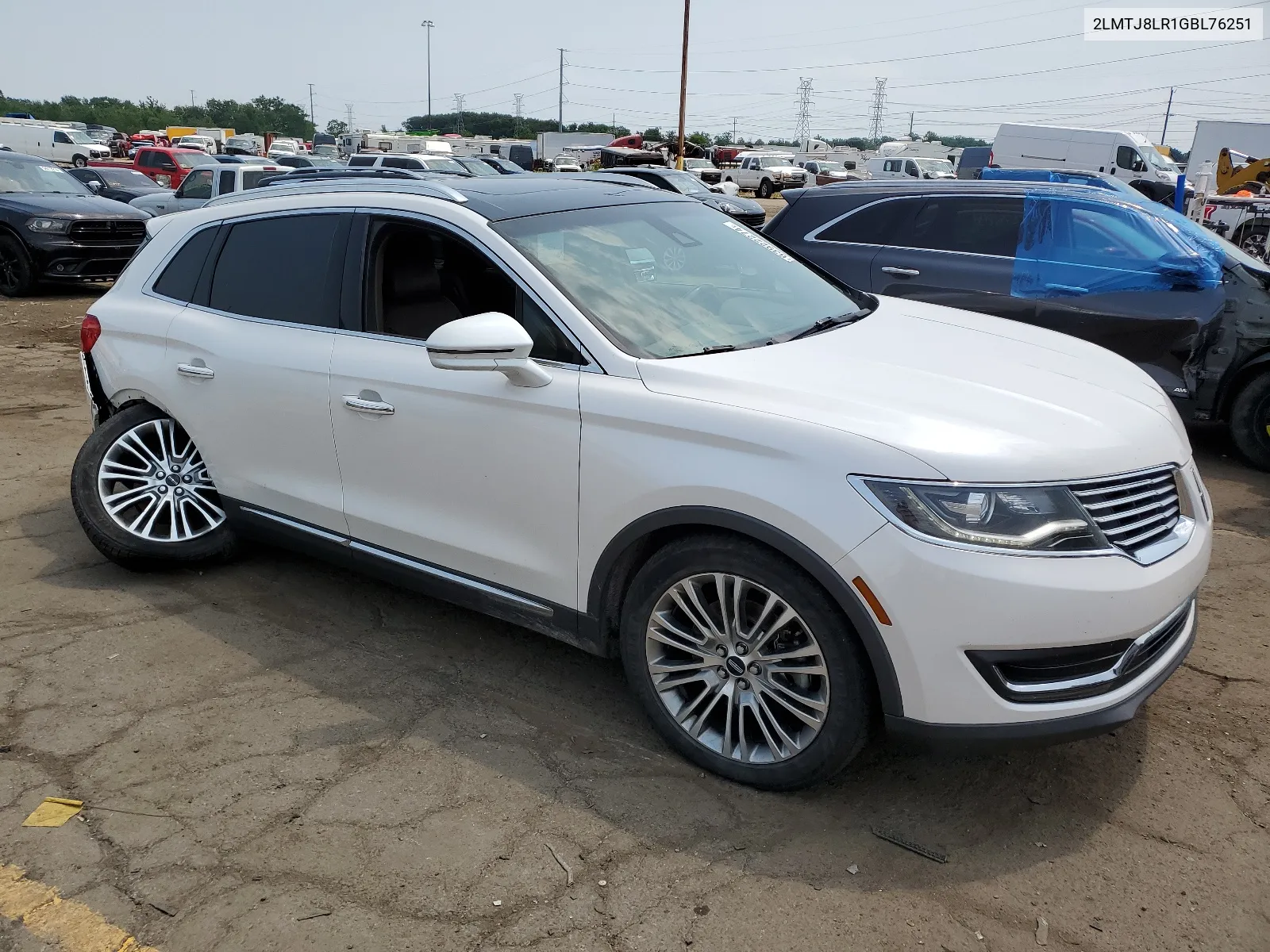 2LMTJ8LR1GBL76251 2016 Lincoln Mkx Reserve