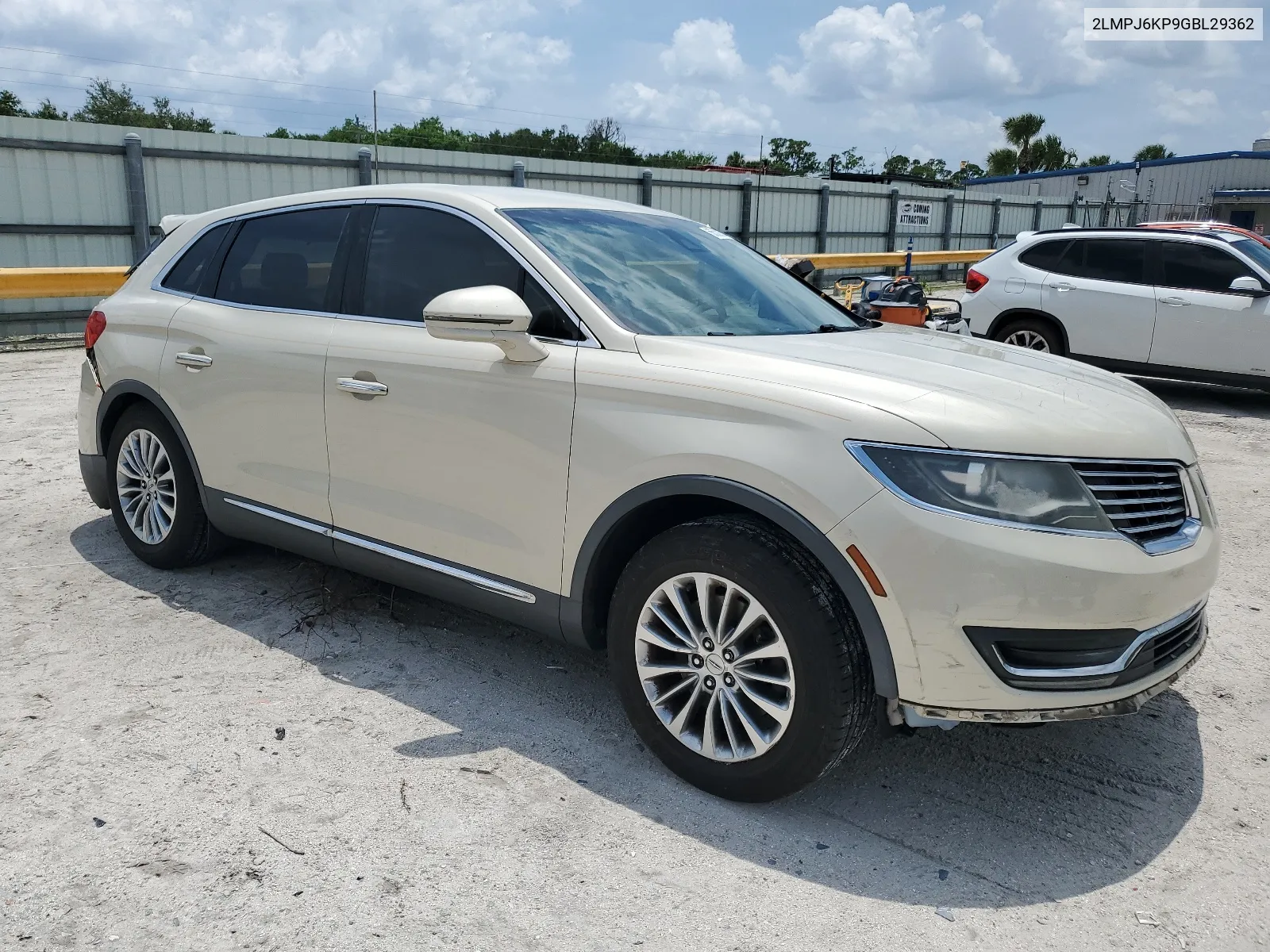 2LMPJ6KP9GBL29362 2016 Lincoln Mkx Select