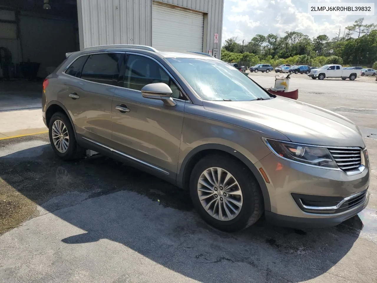 2LMPJ6KR0HBL39832 2017 Lincoln Mkx Select