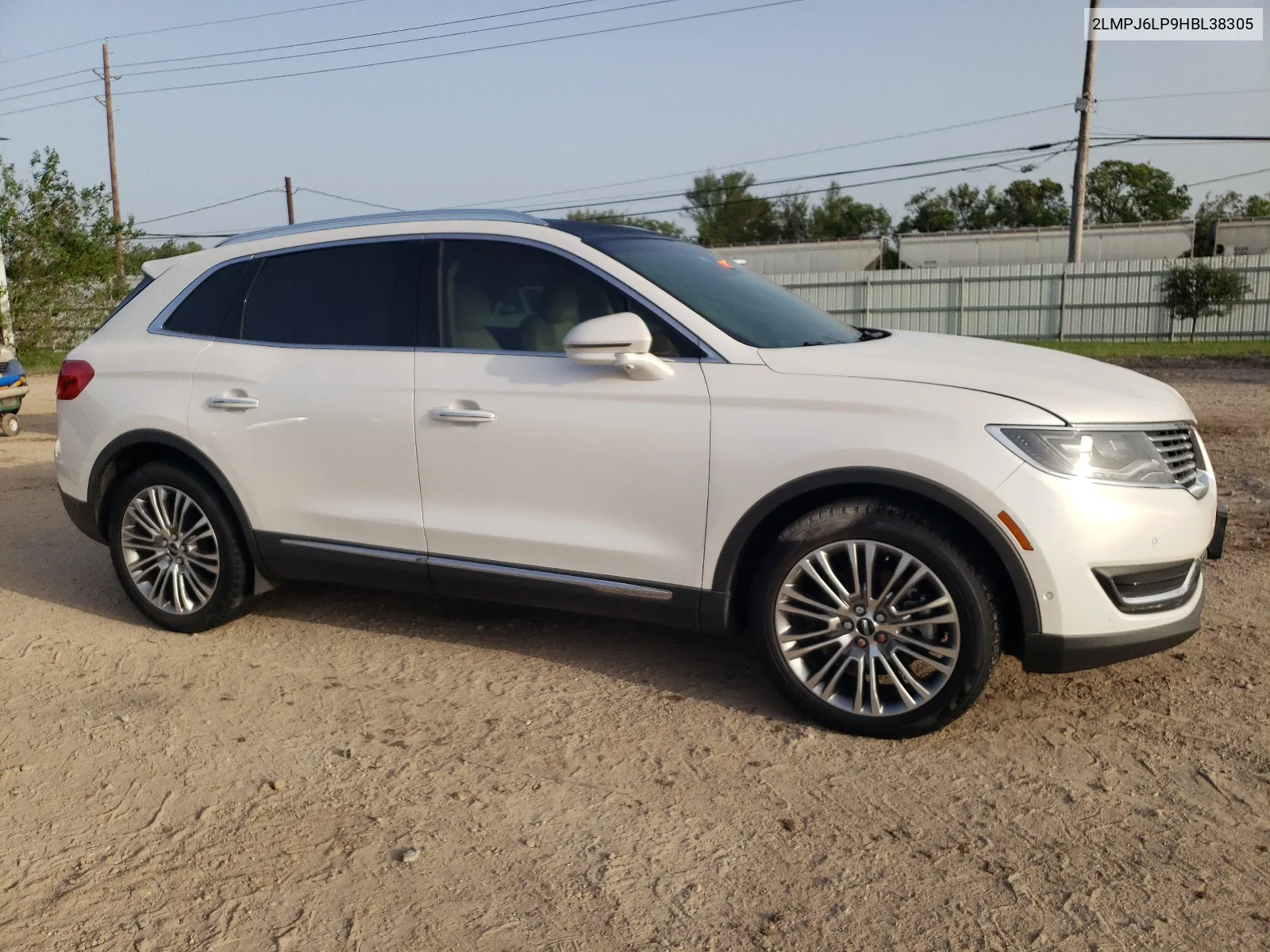 2LMPJ6LP9HBL38305 2017 Lincoln Mkx Reserve