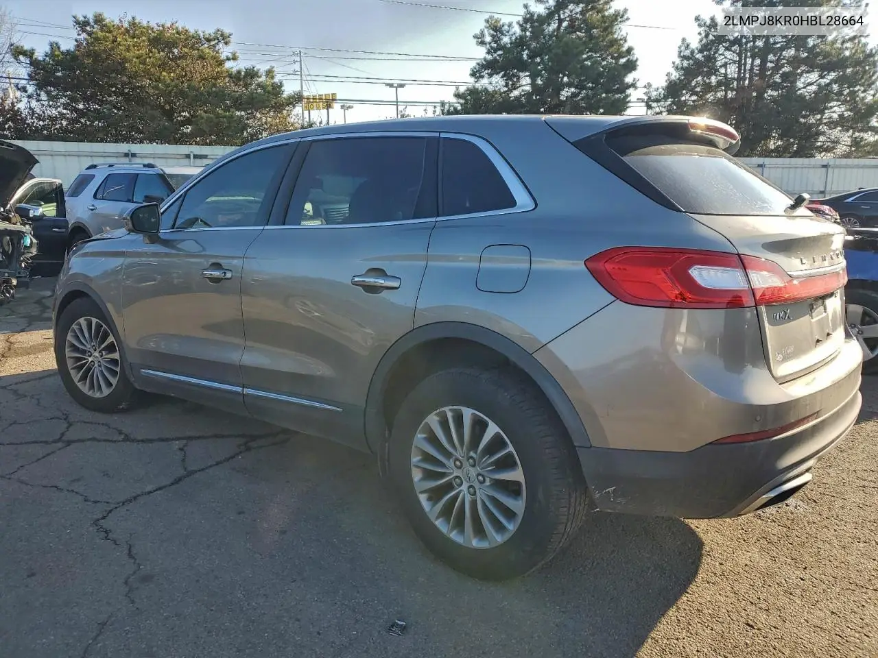 2LMPJ8KR0HBL28664 2017 Lincoln Mkx Select