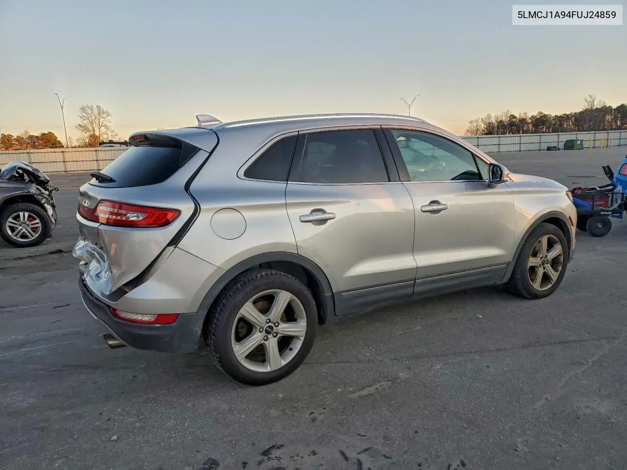 5LMCJ1A94FUJ24859 2015 Lincoln Mkc