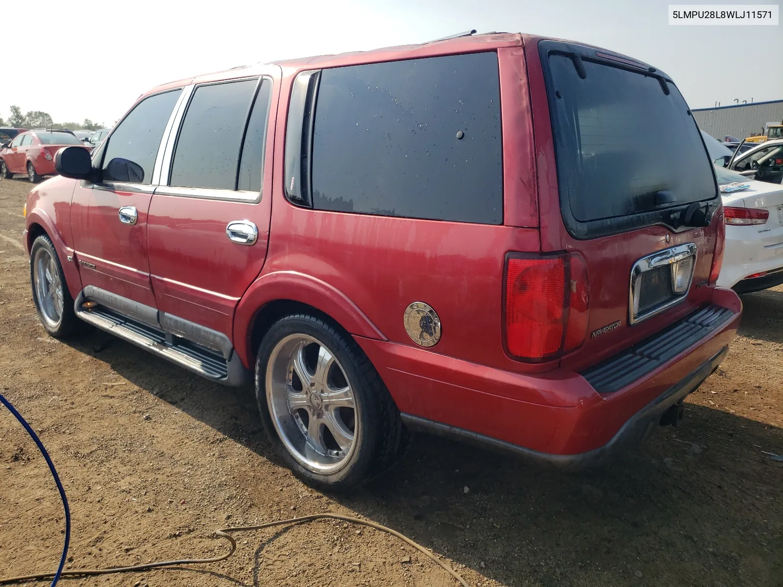 1998 Lincoln Navigator VIN: 5LMPU28L8WLJ11571 Lot: 63876524