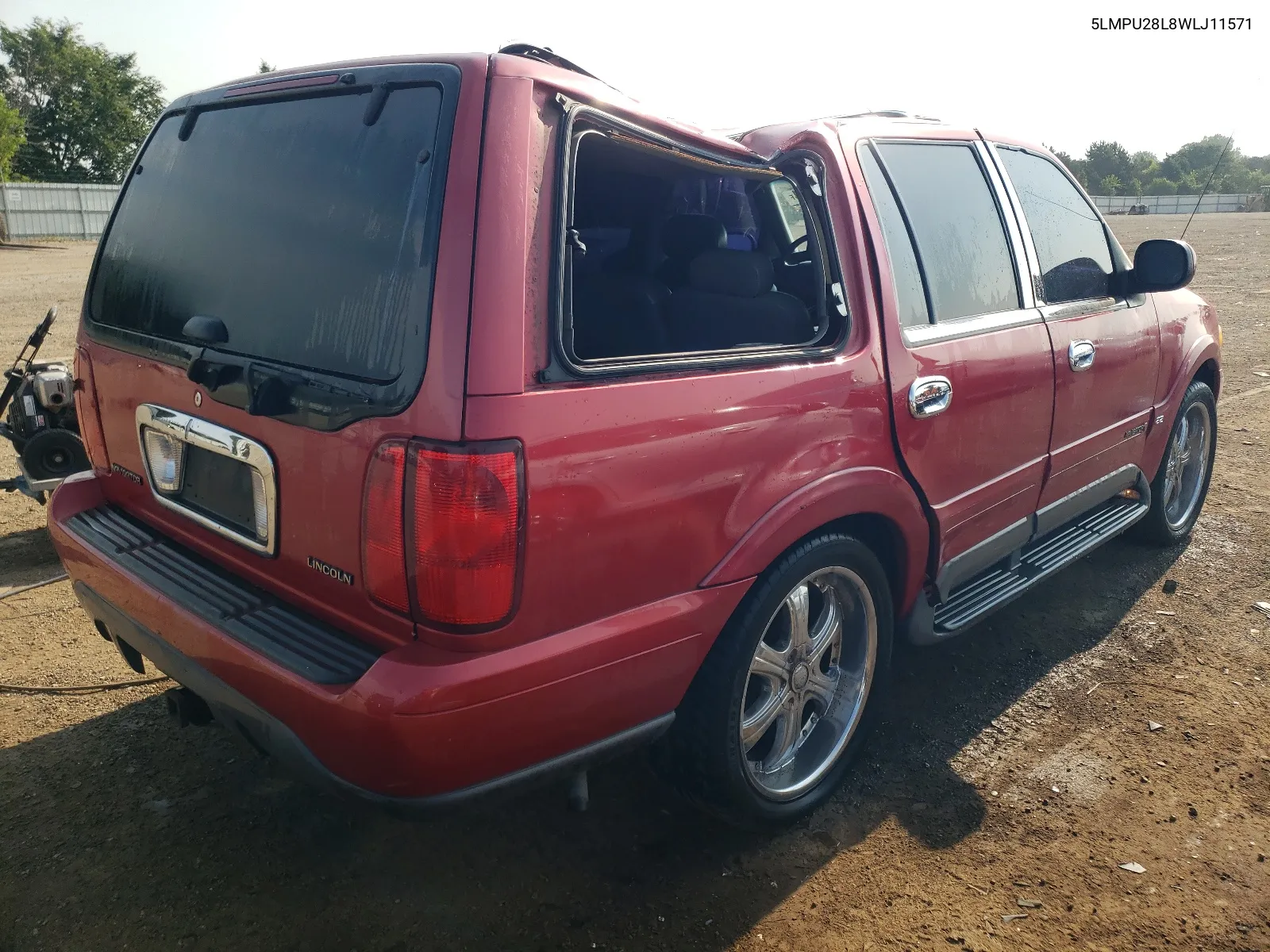 5LMPU28L8WLJ11571 1998 Lincoln Navigator