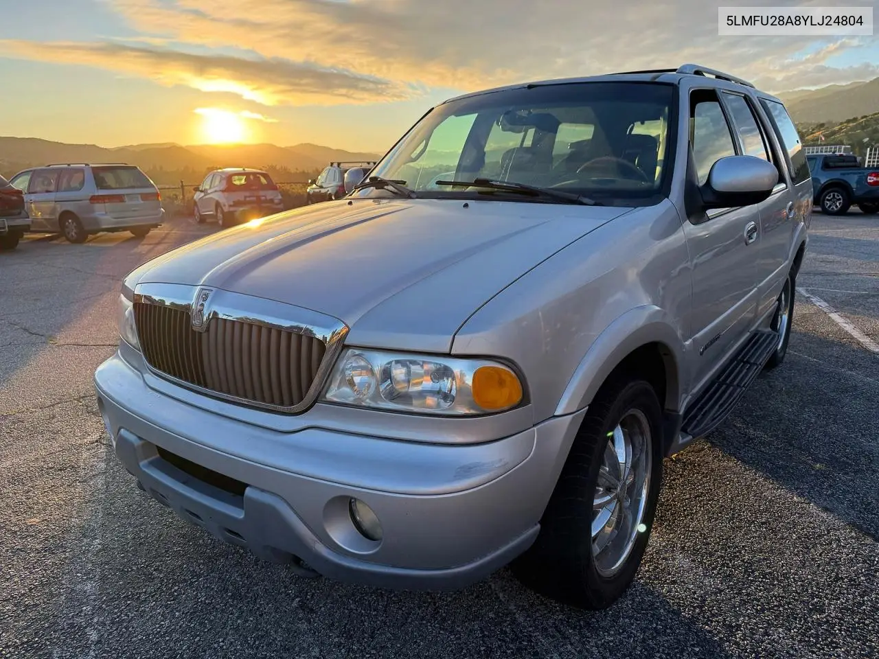 2000 Lincoln Townhouse Navigator VIN: 5LMFU28A8YLJ24804 Lot: 50707326