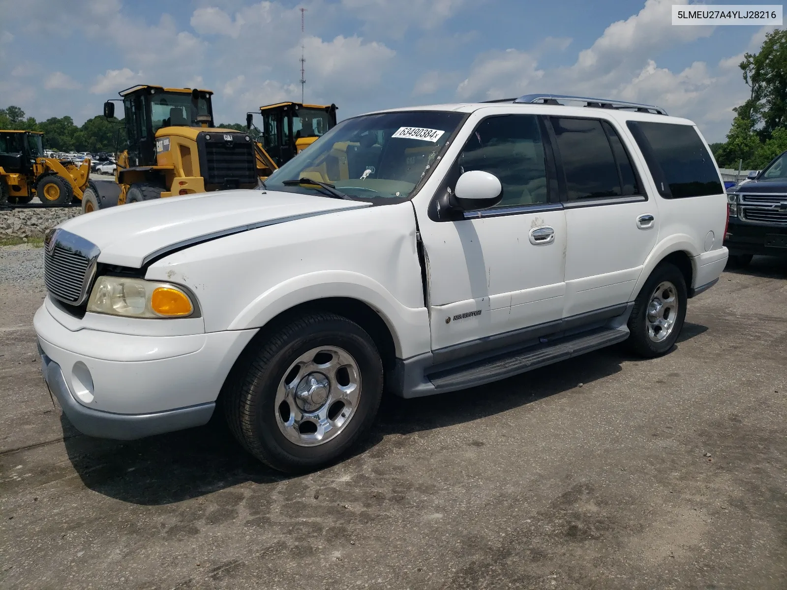 2000 Lincoln Navigator VIN: 5LMEU27A4YLJ28216 Lot: 63490384