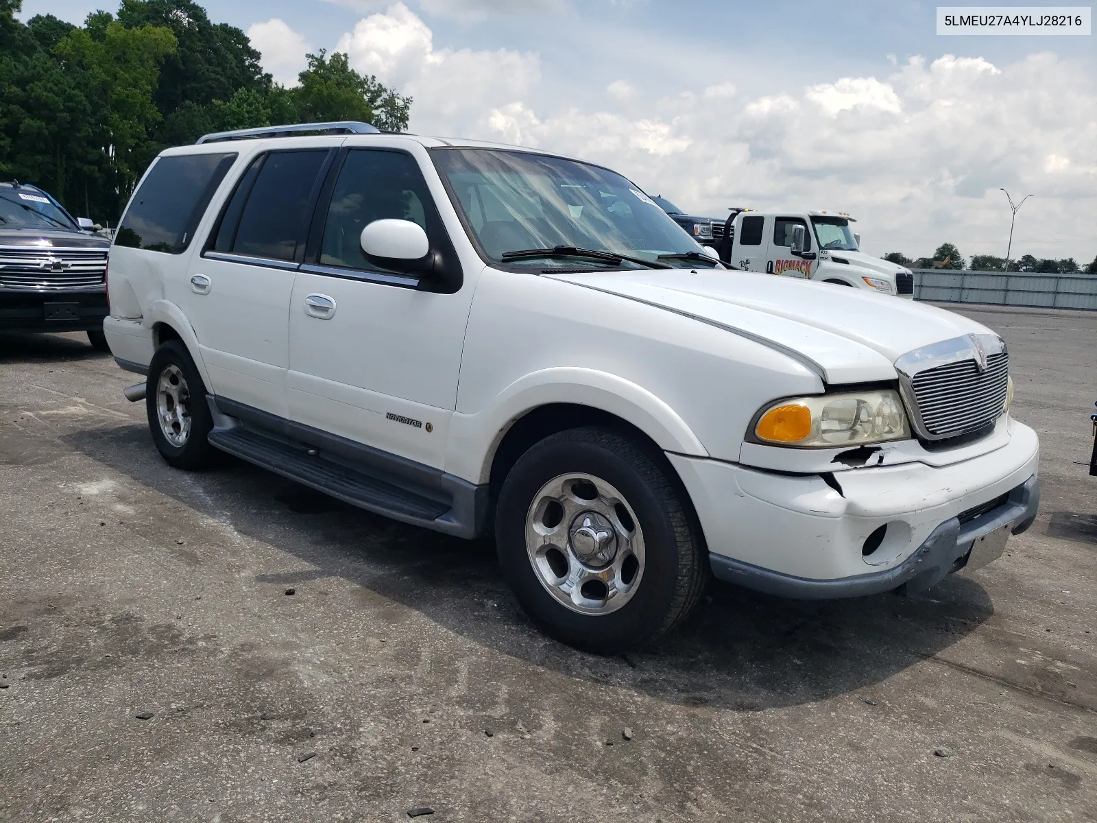 5LMEU27A4YLJ28216 2000 Lincoln Navigator