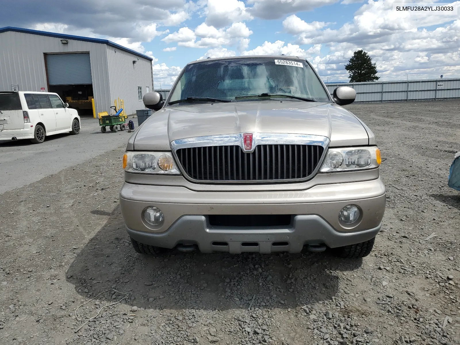 2000 Lincoln Navigator VIN: 5LMFU28A2YLJ30033 Lot: 65283514