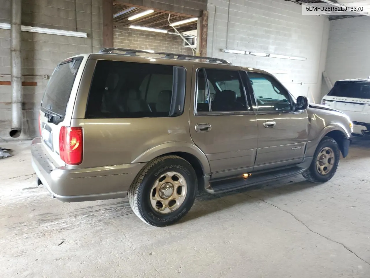 2002 Lincoln Navigator VIN: 5LMFU28R52LJ13370 Lot: 55492134