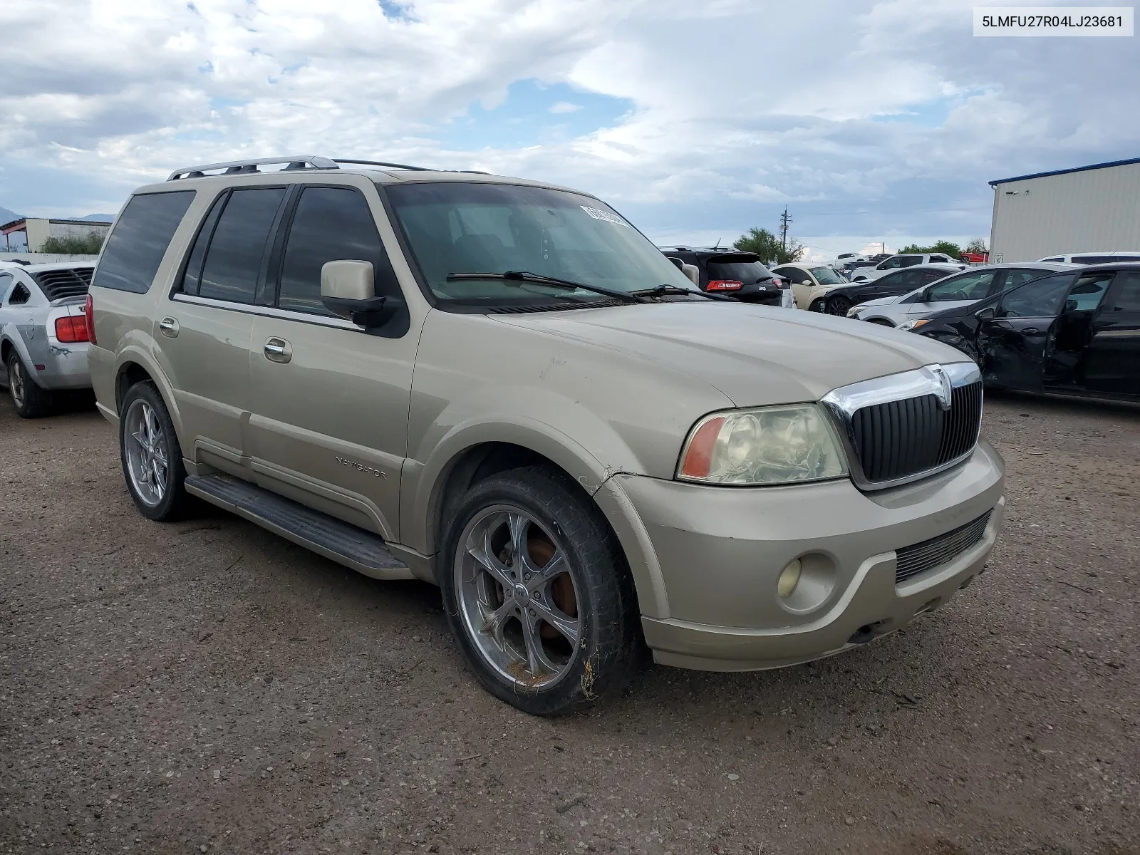 2004 Lincoln Navigator VIN: 5LMFU27R04LJ23681 Lot: 66015884