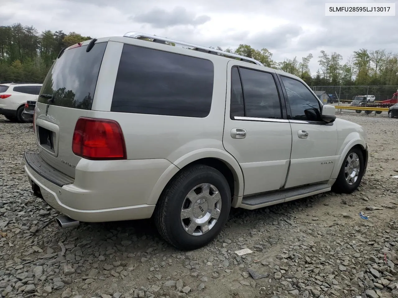 5LMFU28595LJ13017 2005 Lincoln Navigator