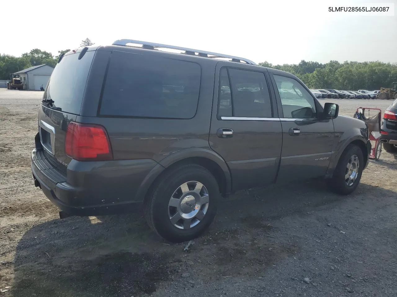 2005 Lincoln Navigator VIN: 5LMFU28565LJ06087 Lot: 60641234