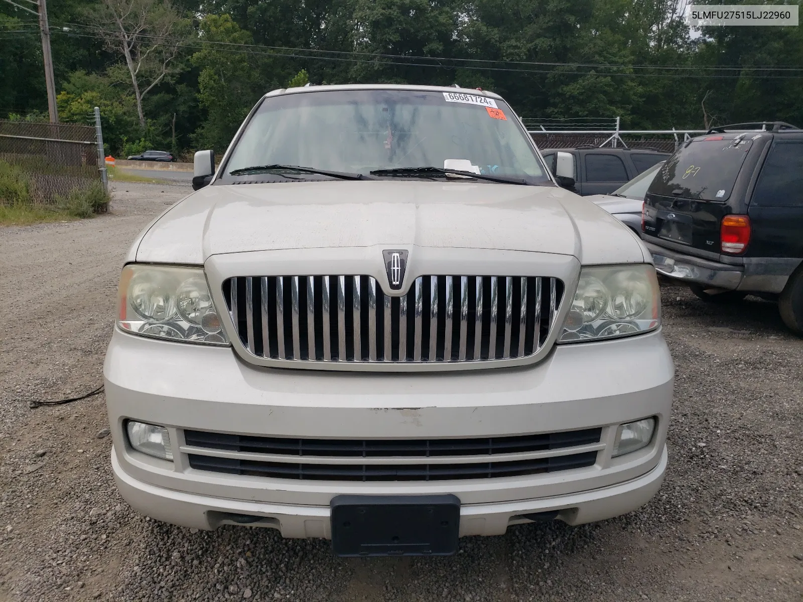 2005 Lincoln Navigator VIN: 5LMFU27515LJ22960 Lot: 66681724