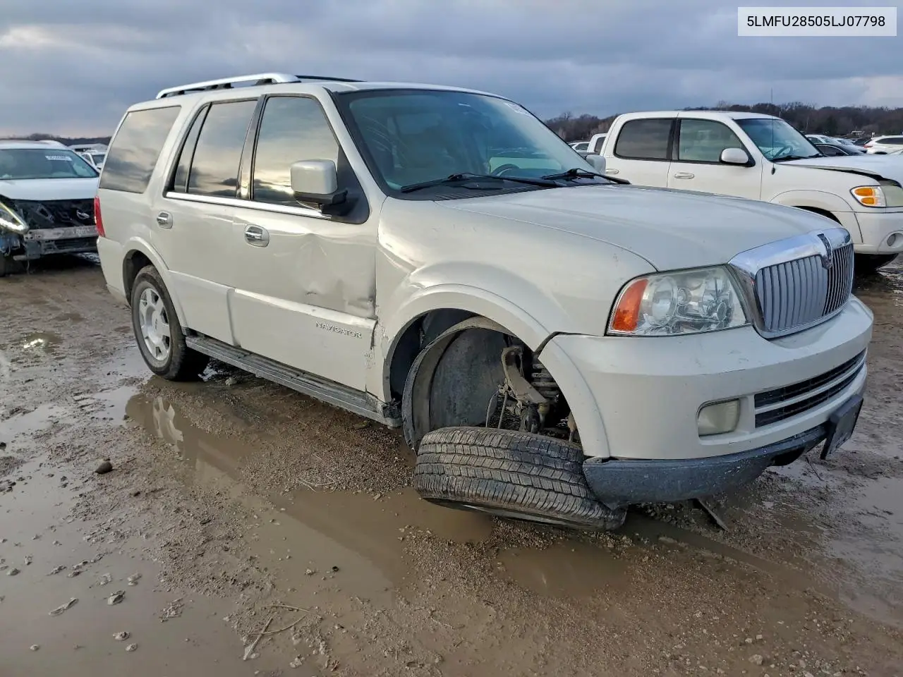 5LMFU28505LJ07798 2005 Lincoln Navigator