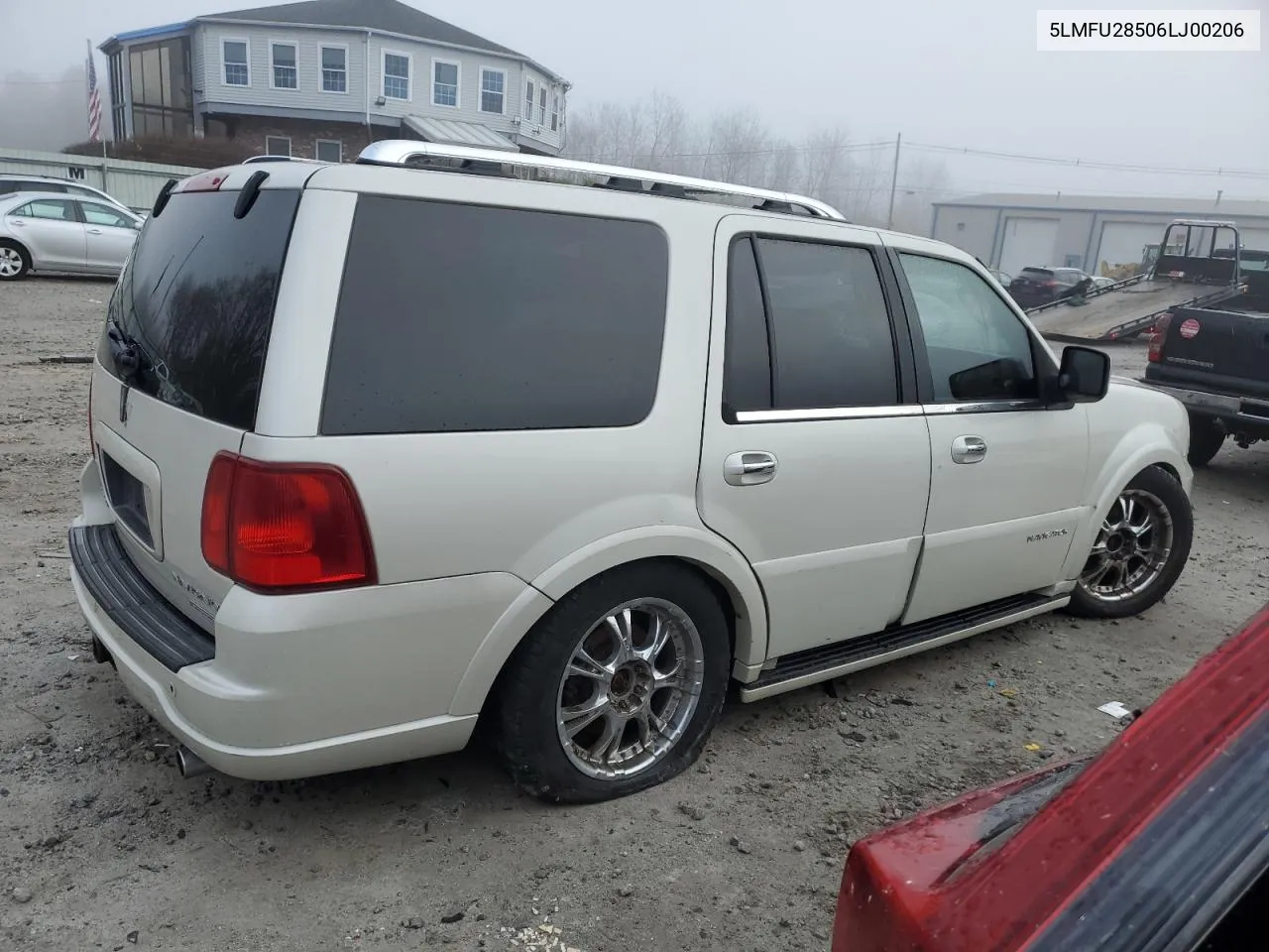 2006 Lincoln Navigator VIN: 5LMFU28506LJ00206 Lot: 81860583