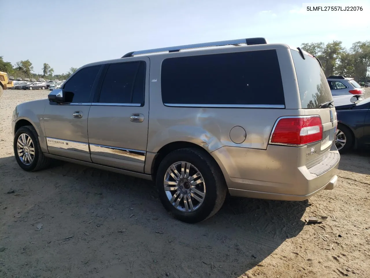 2007 Lincoln Navigator L VIN: 5LMFL27557LJ22076 Lot: 71404354