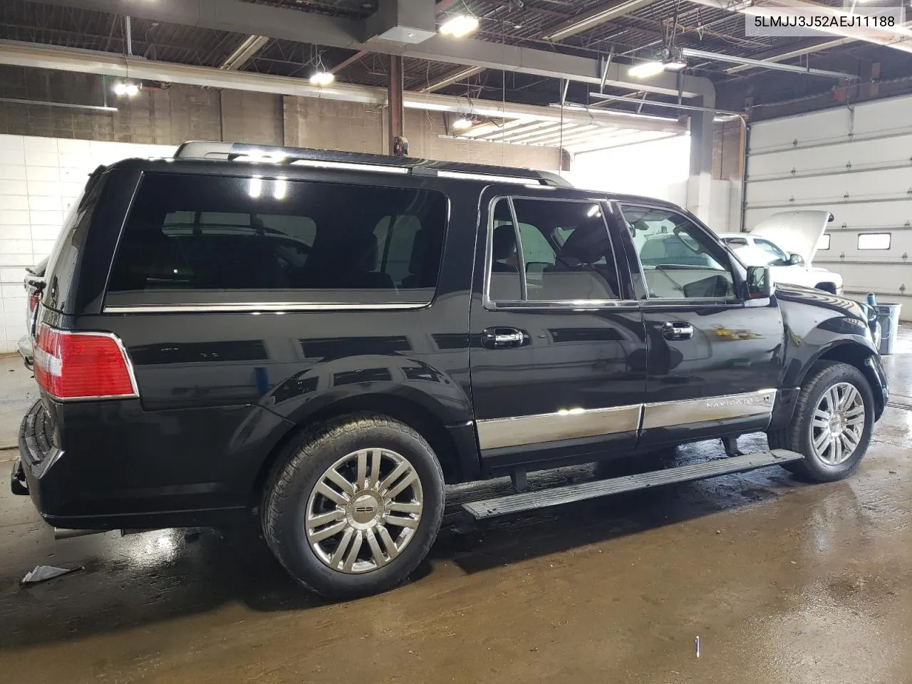 2010 Lincoln Navigator L VIN: 5LMJJ3J52AEJ11188 Lot: 61868474