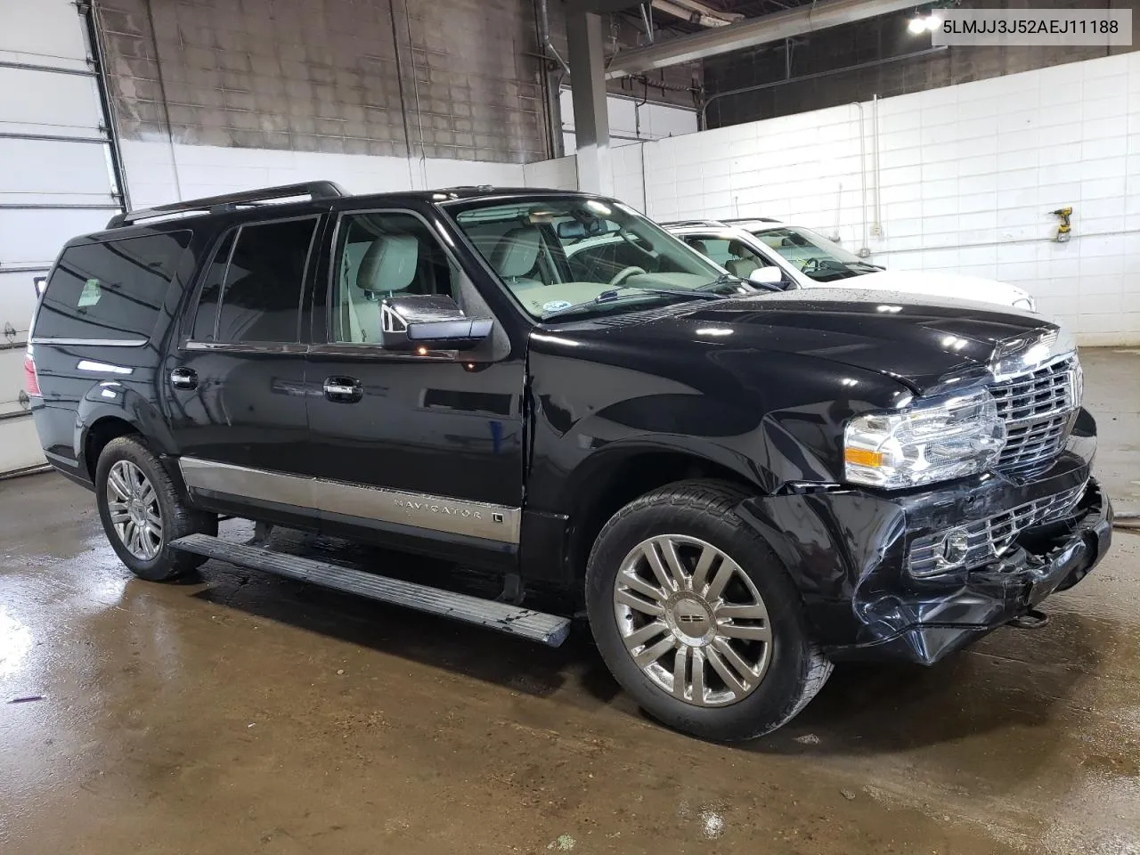 2010 Lincoln Navigator L VIN: 5LMJJ3J52AEJ11188 Lot: 61868474