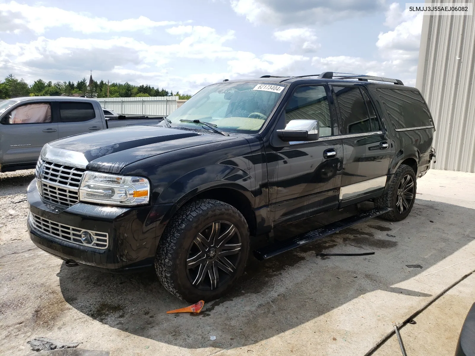 5LMJJ3J55AEJ06082 2010 Lincoln Navigator L