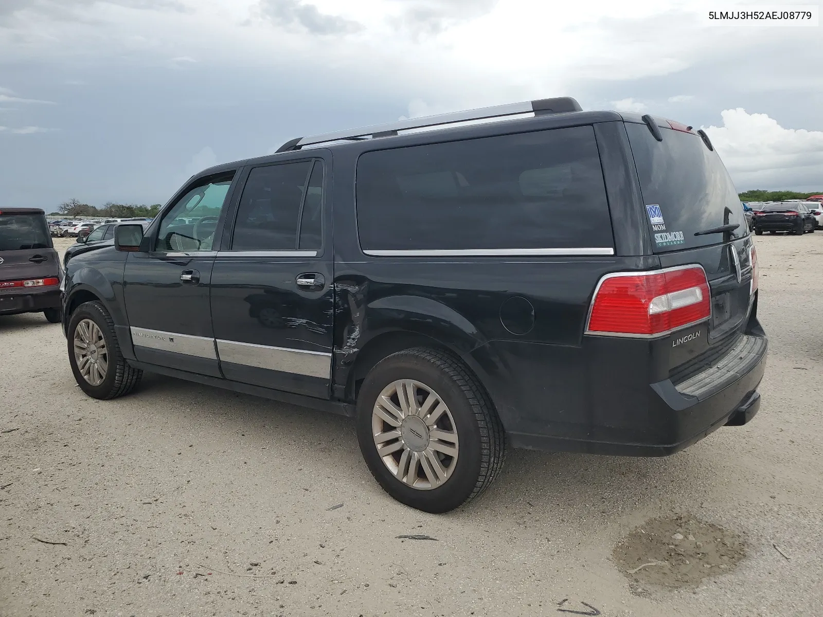 5LMJJ3H52AEJ08779 2010 Lincoln Navigator L