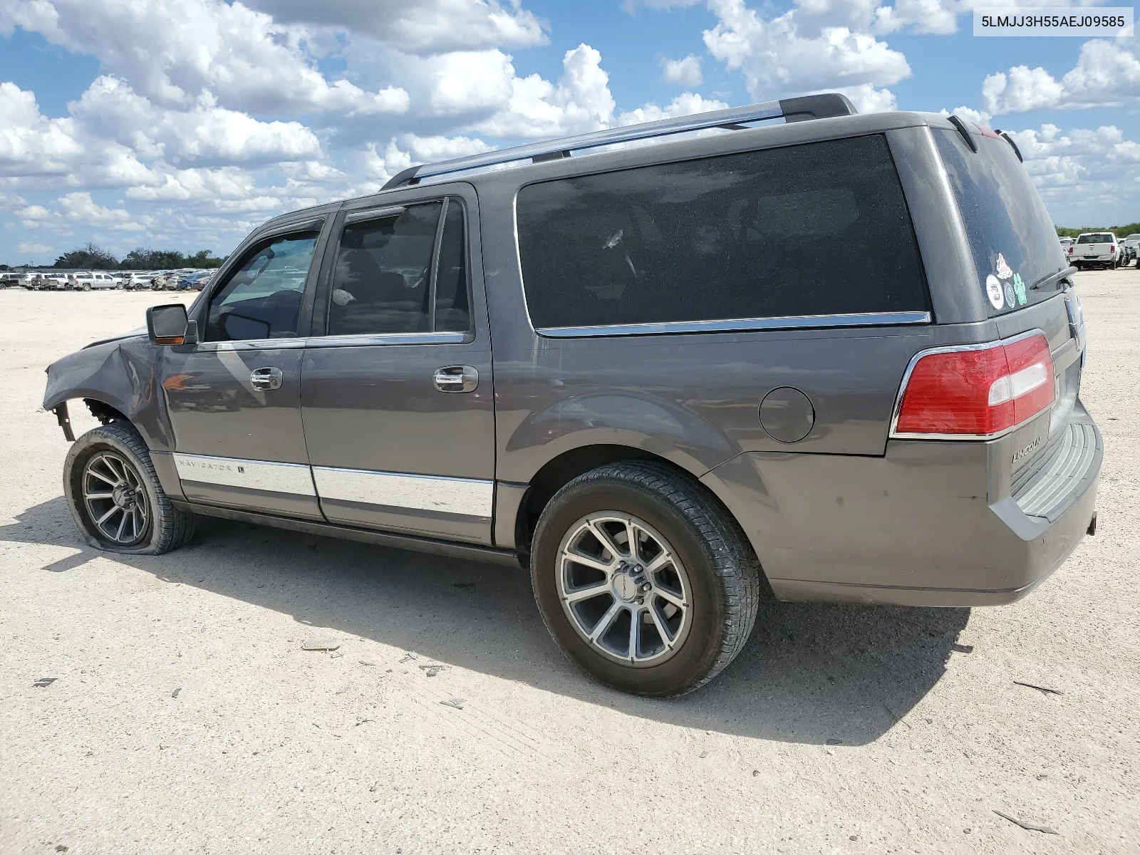 2010 Lincoln Navigator L VIN: 5LMJJ3H55AEJ09585 Lot: 66027724