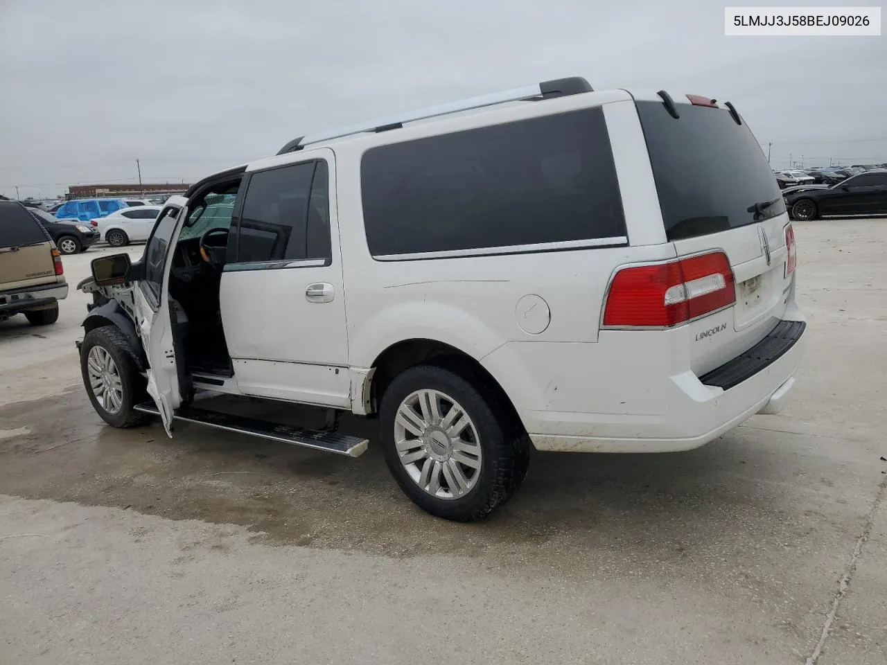 2011 Lincoln Navigator L VIN: 5LMJJ3J58BEJ09026 Lot: 58315564