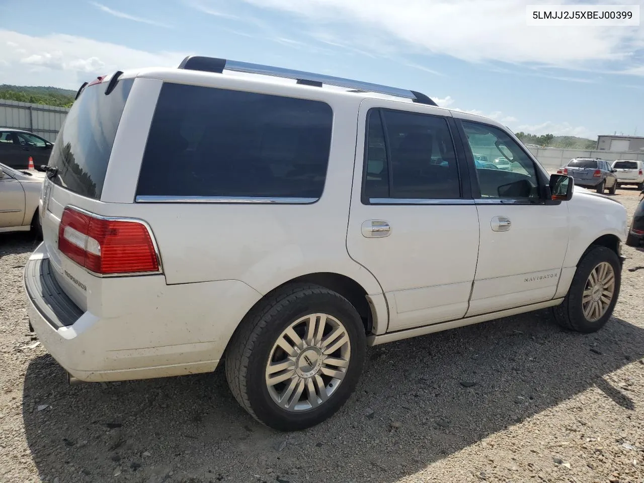 5LMJJ2J5XBEJ00399 2011 Lincoln Navigator