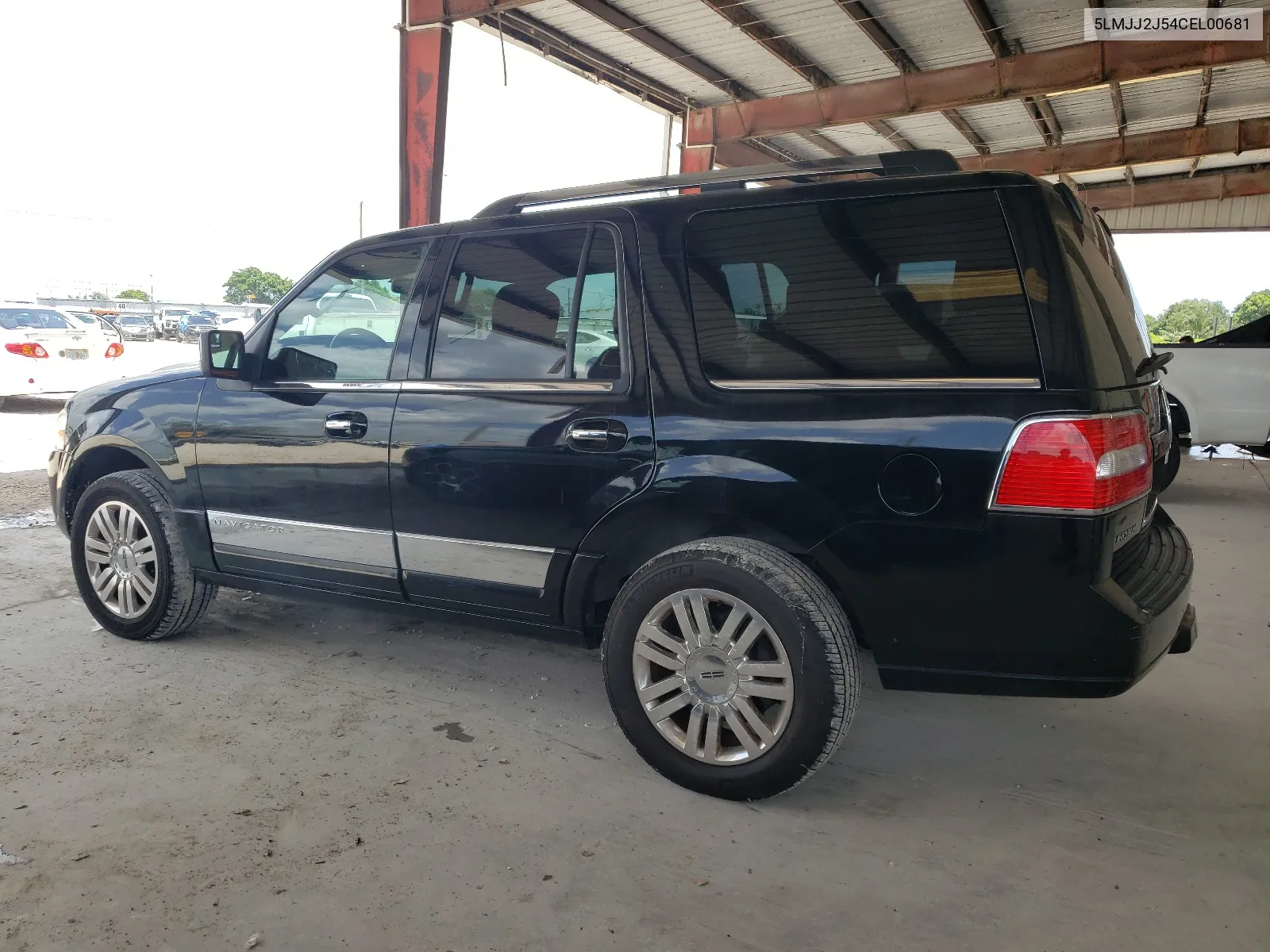 5LMJJ2J54CEL00681 2012 Lincoln Navigator