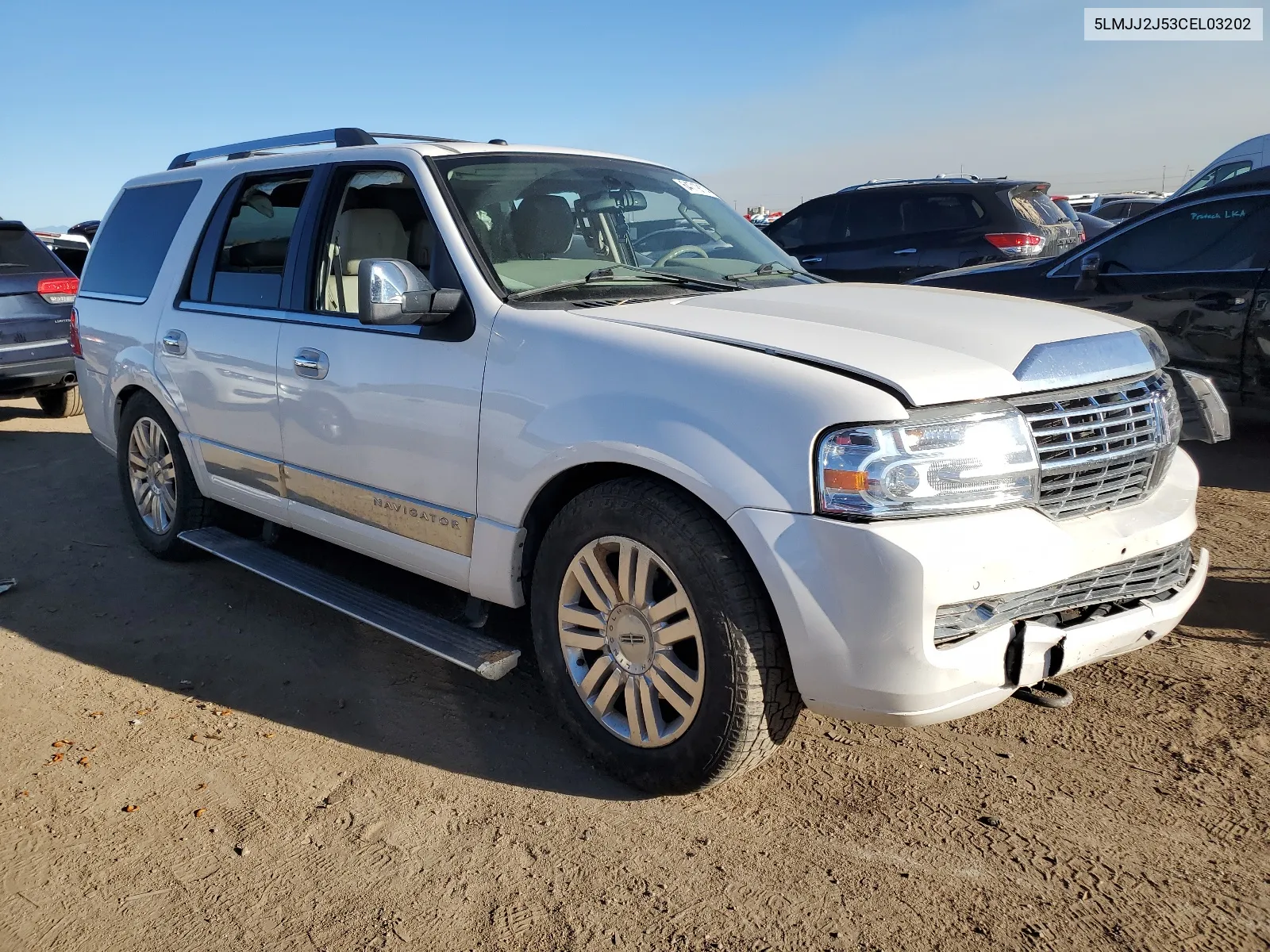 5LMJJ2J53CEL03202 2012 Lincoln Navigator