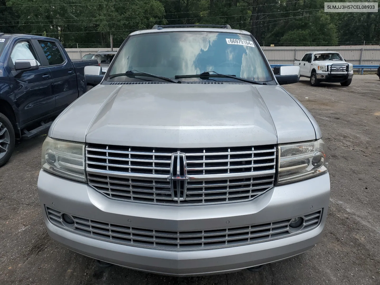 5LMJJ3H57CEL08933 2012 Lincoln Navigator L