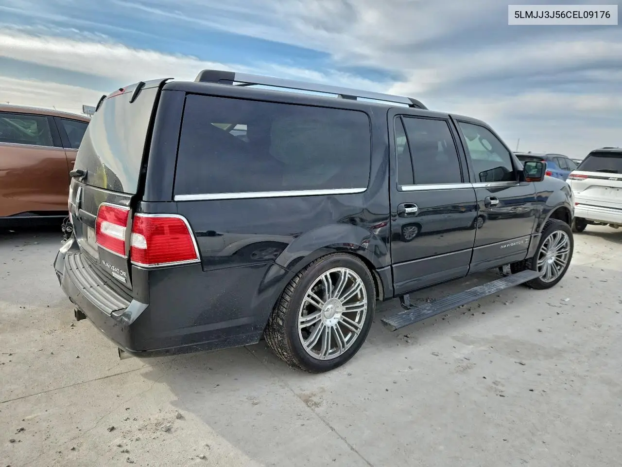 5LMJJ3J56CEL09176 2012 Lincoln Navigator L