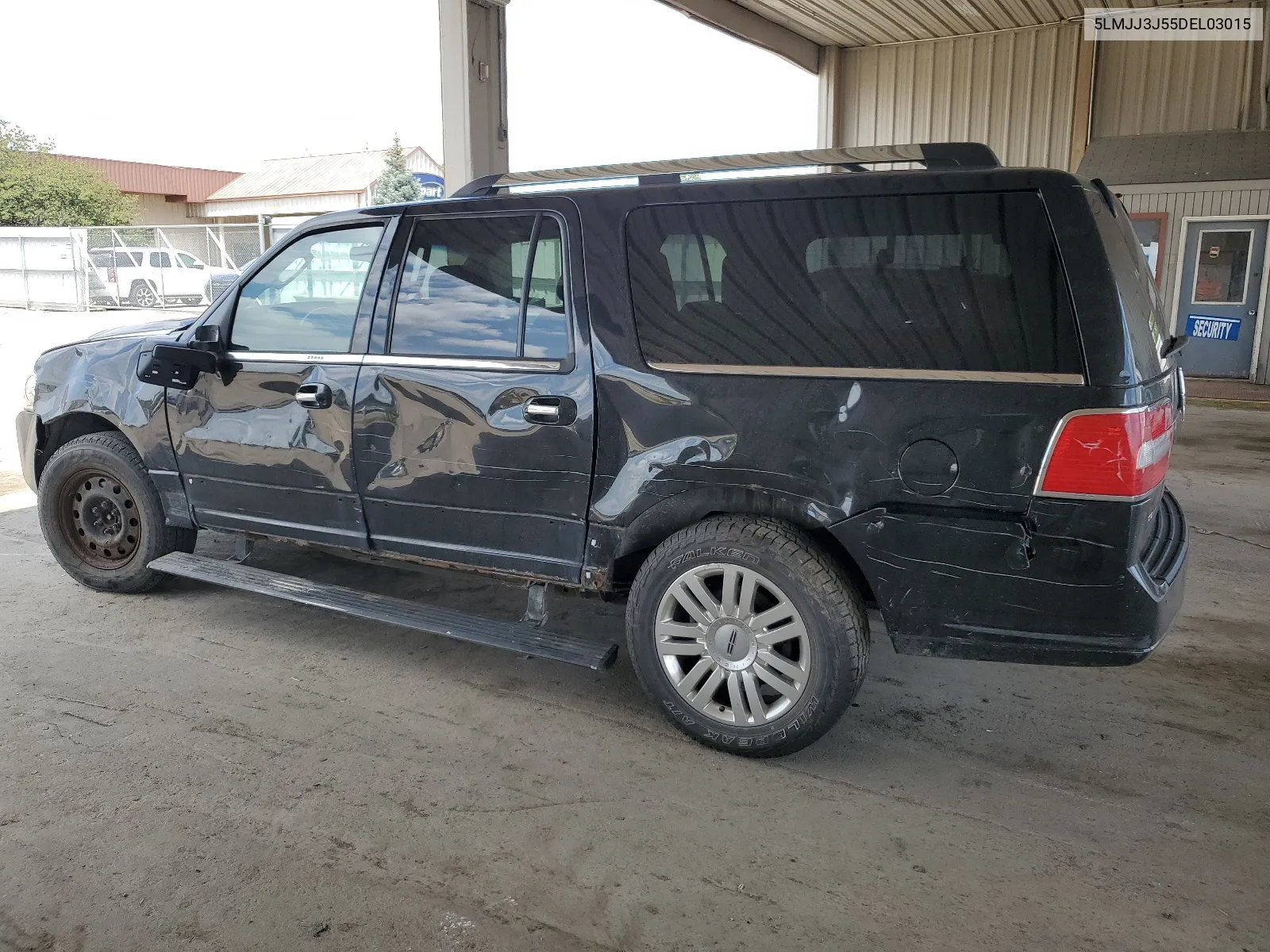 5LMJJ3J55DEL03015 2013 Lincoln Navigator L