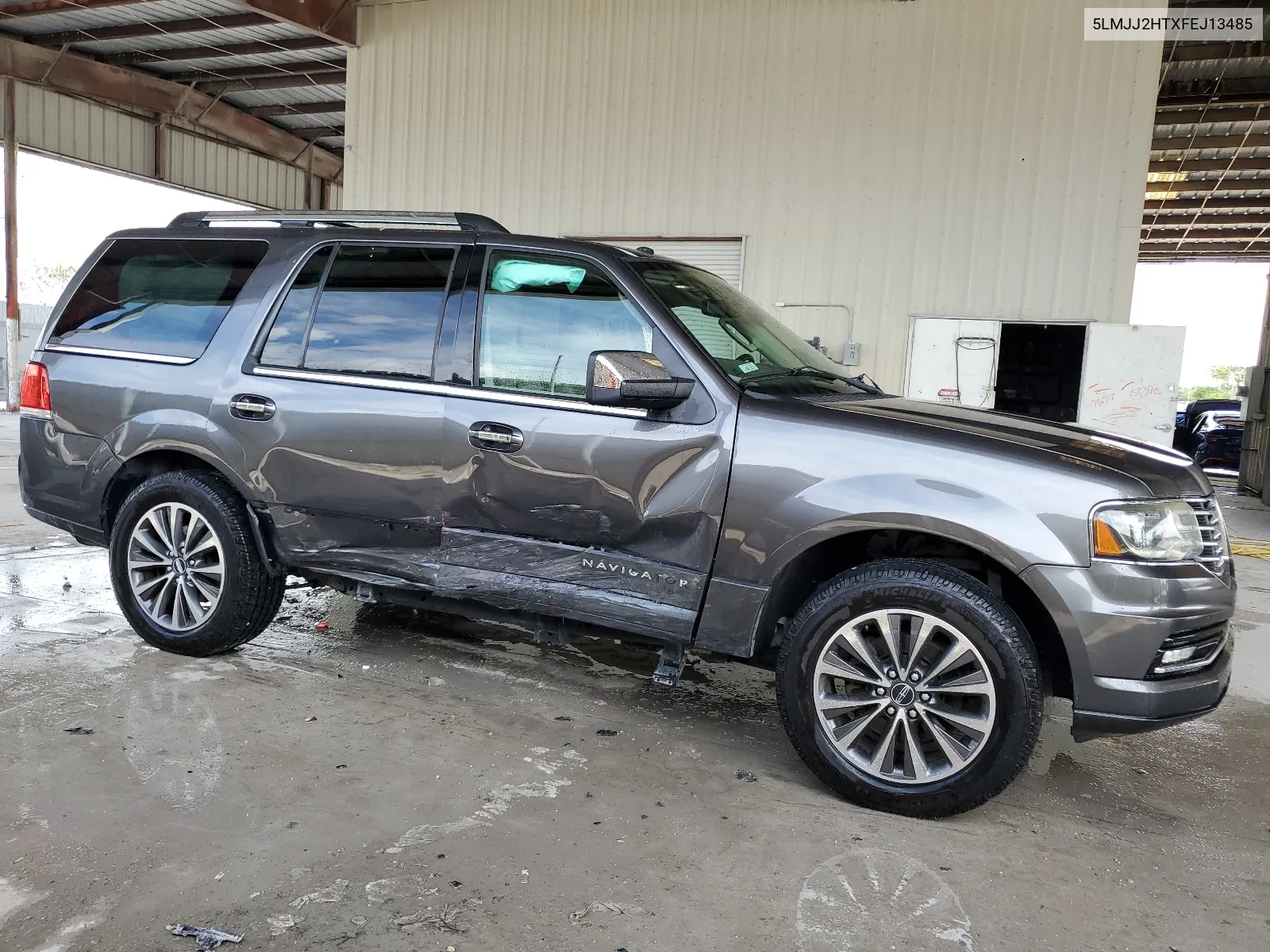 5LMJJ2HTXFEJ13485 2015 Lincoln Navigator