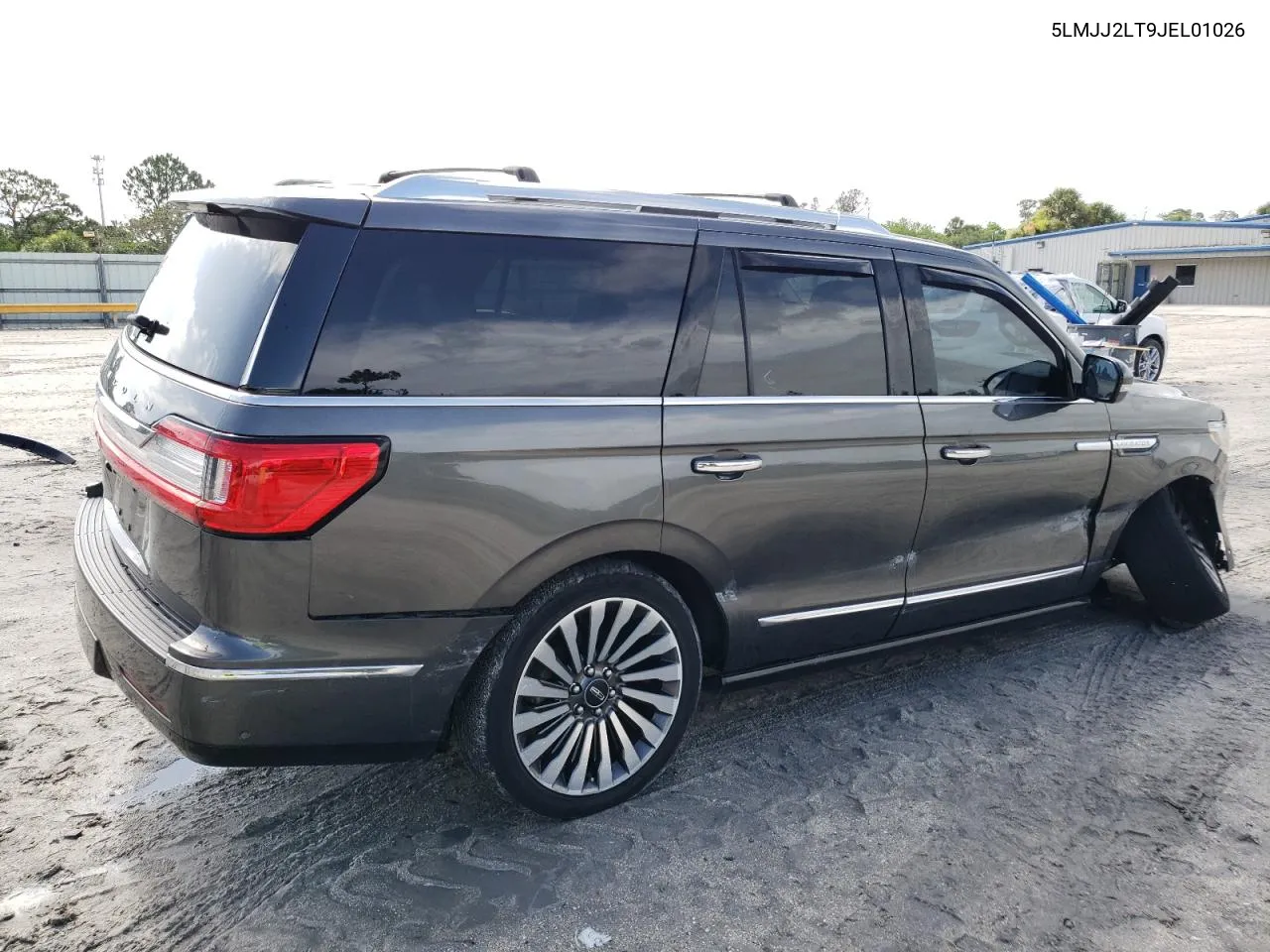 5LMJJ2LT9JEL01026 2018 Lincoln Navigator Reserve