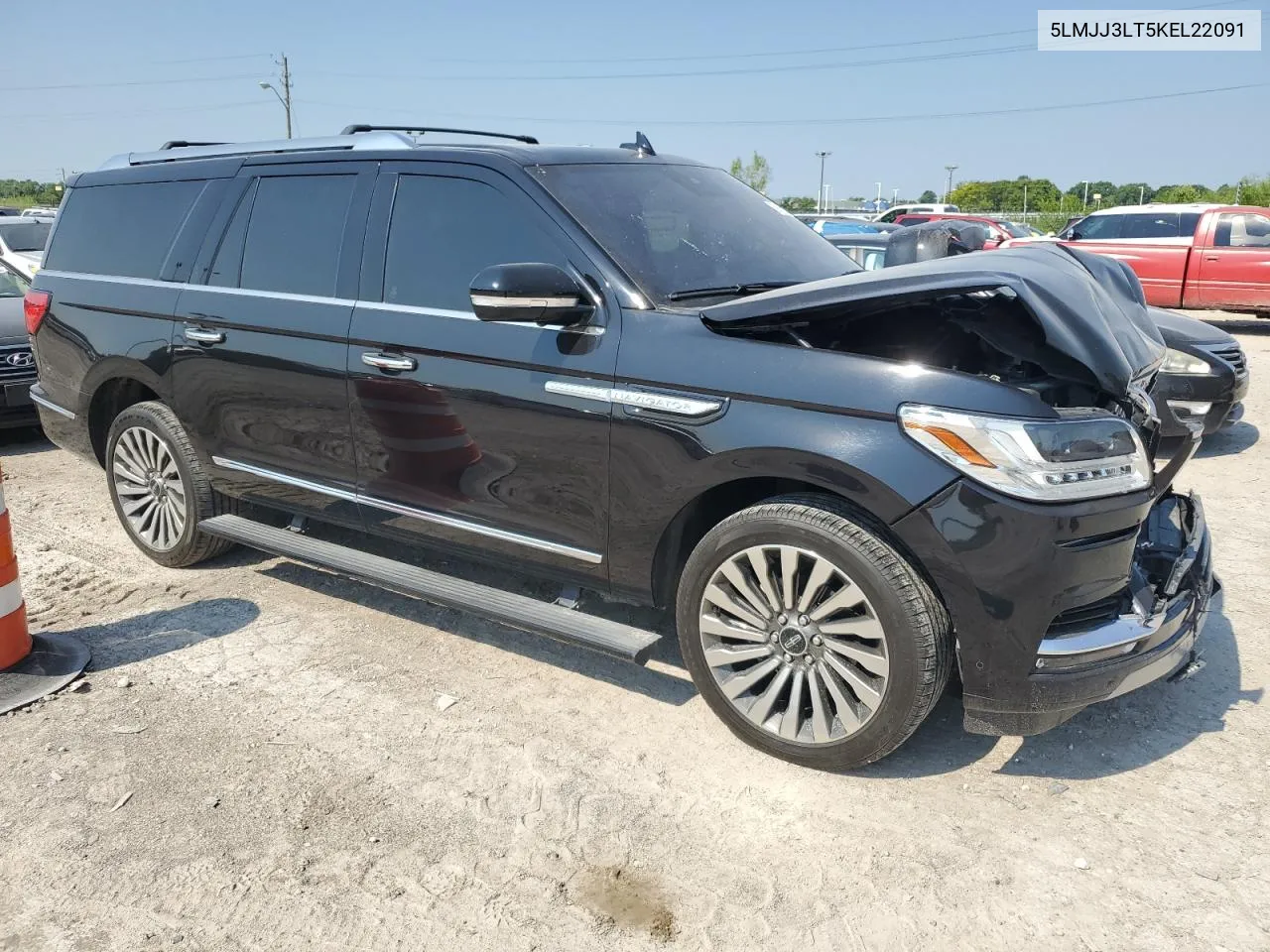 5LMJJ3LT5KEL22091 2019 Lincoln Navigator L Reserve