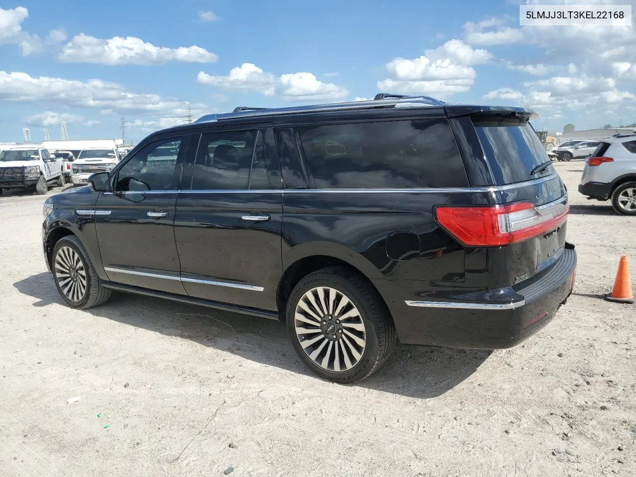 5LMJJ3LT3KEL22168 2019 Lincoln Navigator L Reserve