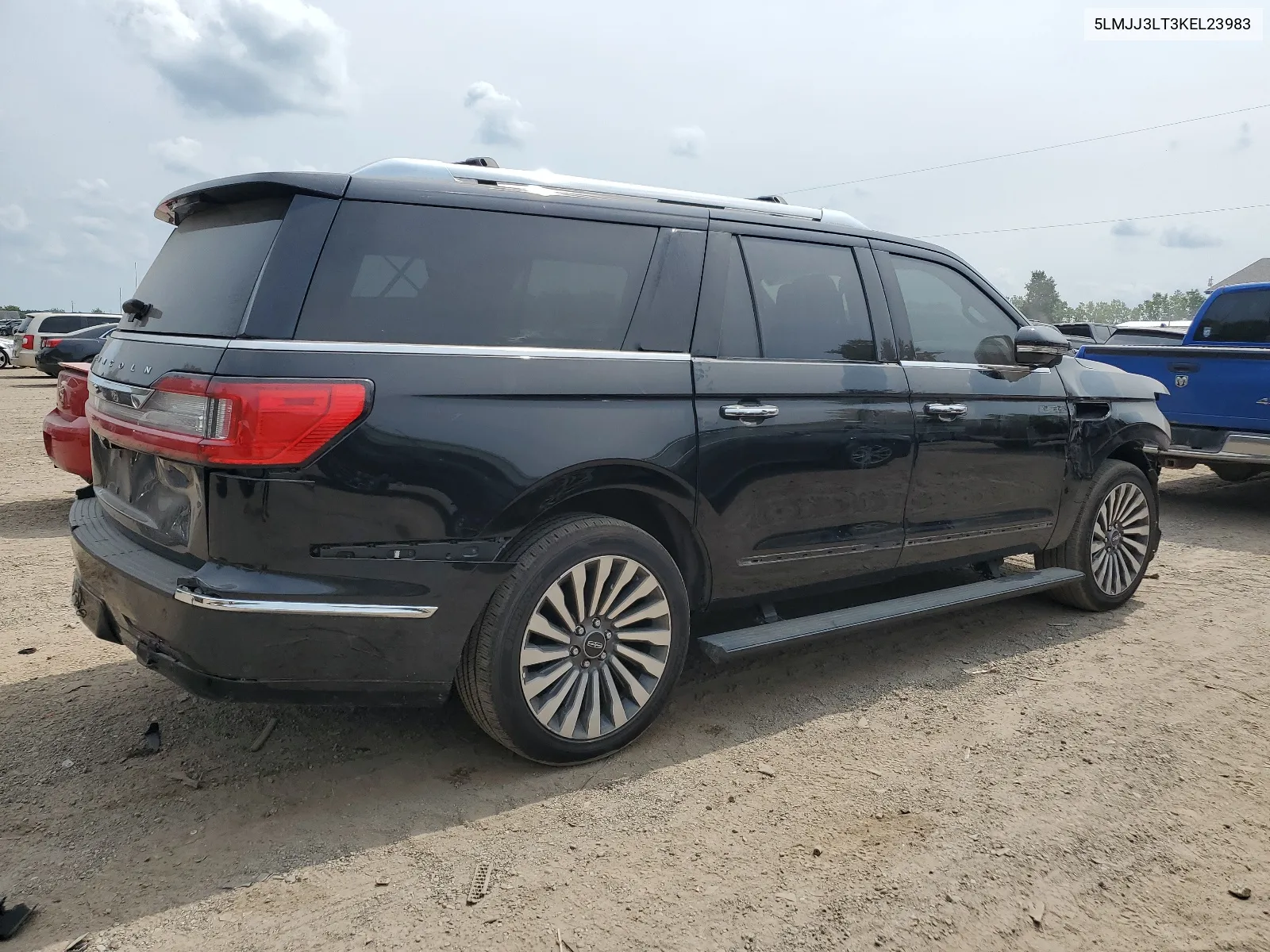 5LMJJ3LT3KEL23983 2019 Lincoln Navigator L Reserve