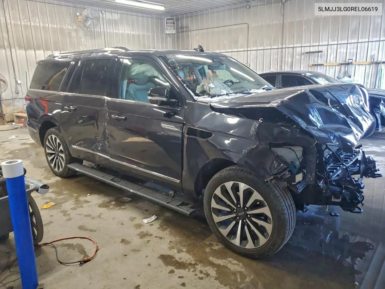 5LMJJ3LG0REL06619 2024 Lincoln Navigator L Reserve