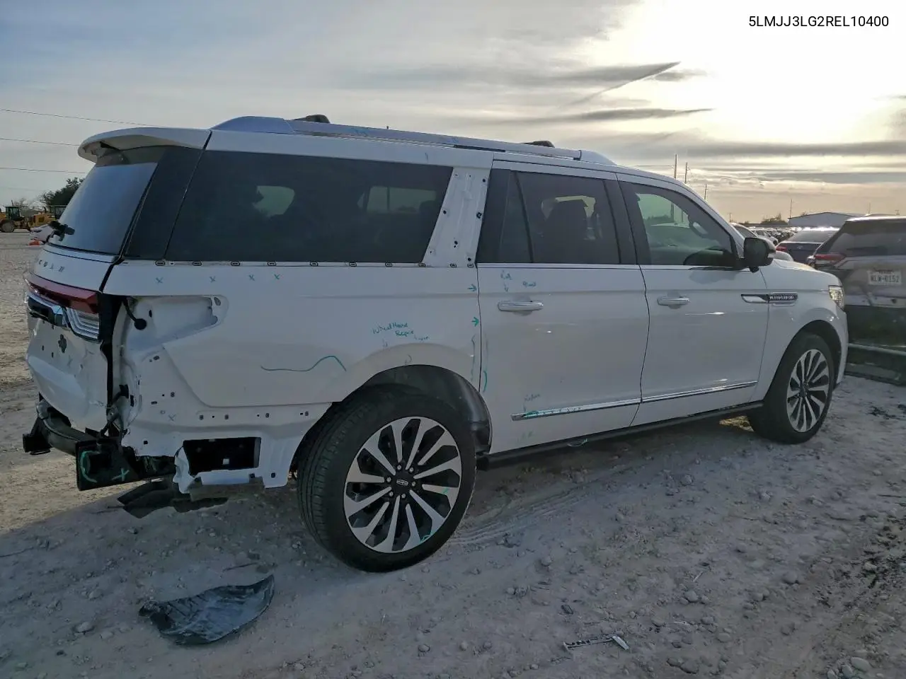 5LMJJ3LG2REL10400 2024 Lincoln Navigator L Reserve
