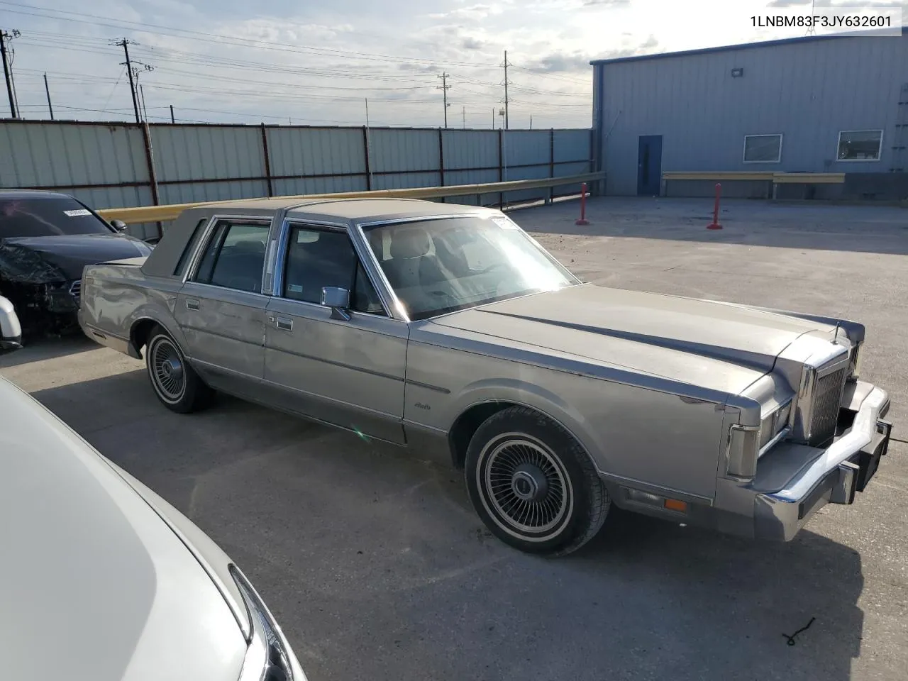 1988 Lincoln Town Car Cartier VIN: 1LNBM83F3JY632601 Lot: 54191074