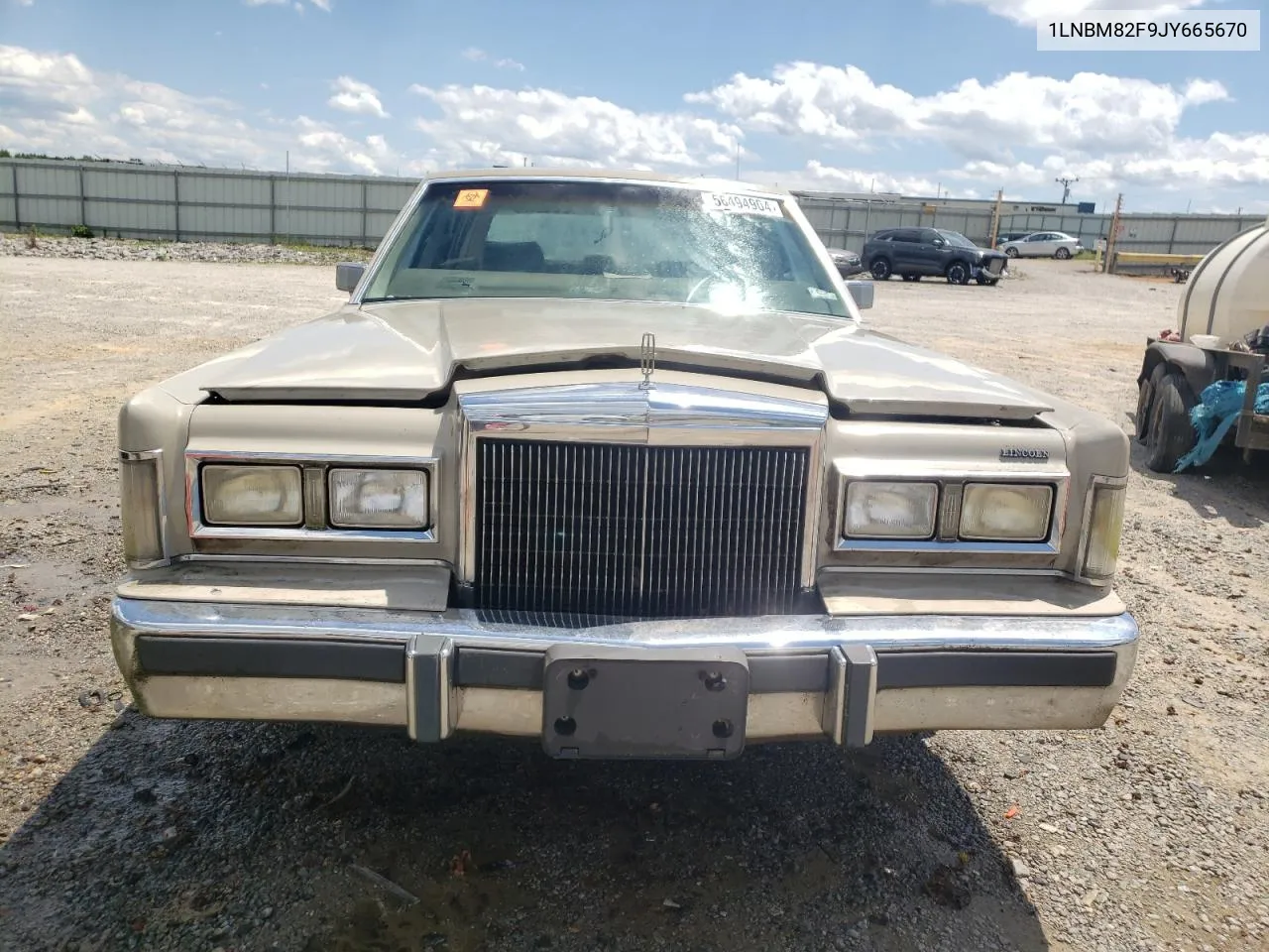 1LNBM82F9JY665670 1988 Lincoln Town Car Signature